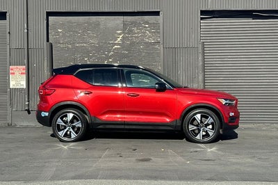 2021 Volvo XC40 Recharge Pure Electric P8
