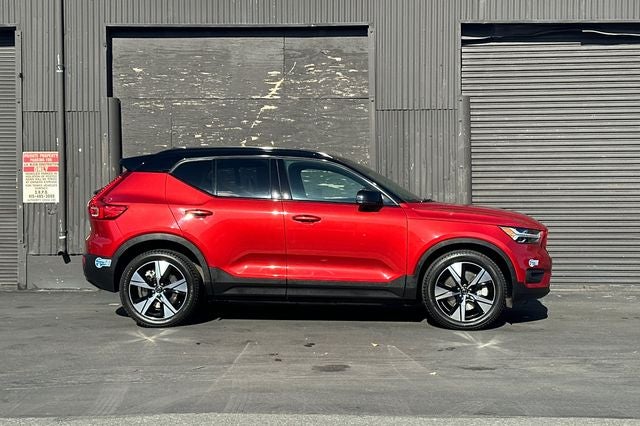2021 Volvo XC40 Recharge Pure Electric P8