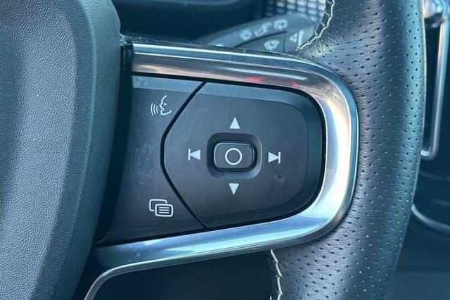 2021 Volvo XC40 Recharge Pure Electric P8