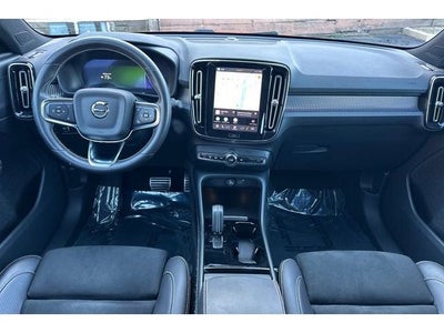 2021 Volvo XC40 P8