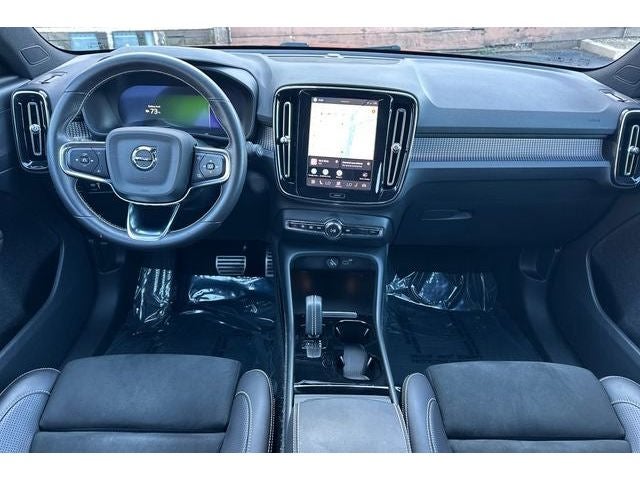 2021 Volvo XC40 P8