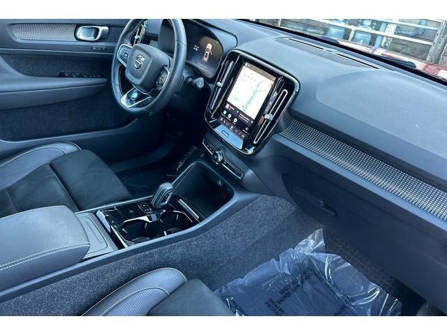 2021 Volvo XC40 P8