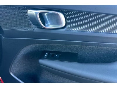 2021 Volvo XC40 P8