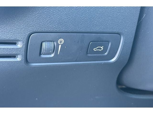 2021 Volvo XC40 P8
