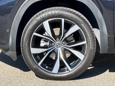 2024 Volkswagen Atlas Cross Sport 2.0T SEL Premium R-Line