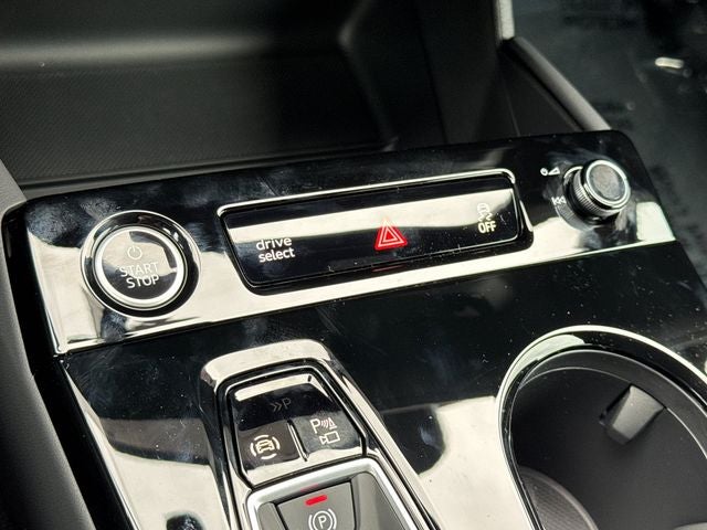 2027 Audi Q6 e-tron Premium quattro