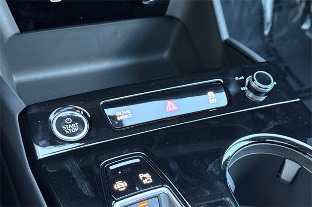 2025 Audi Q6 e-tron Premium quattro