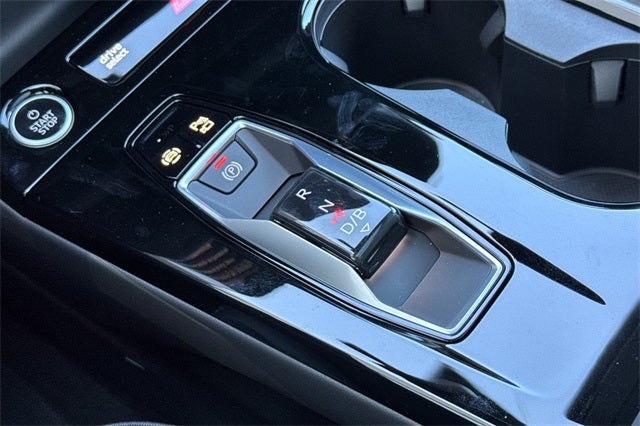 2025 Audi Q6 e-tron Premium quattro