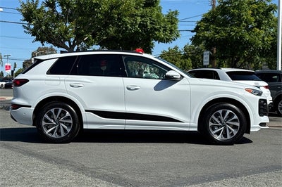 2025 Audi Q6 e-tron Premium quattro