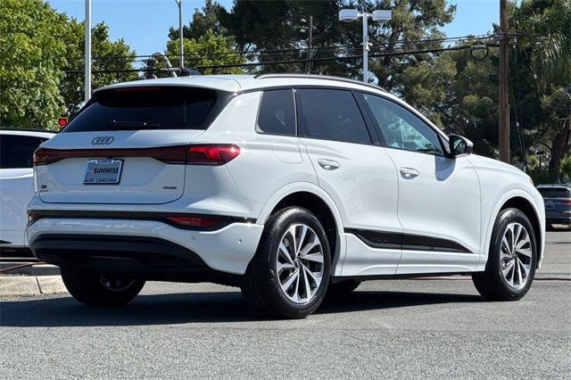 2025 Audi Q6 e-tron Premium quattro