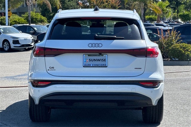 2025 Audi Q6 e-tron Premium quattro