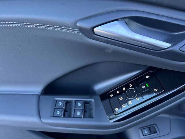 2025 Audi Q6 e-tron Premium quattro