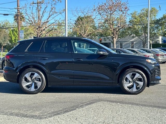 2025 Audi Q6 e-tron Premium quattro