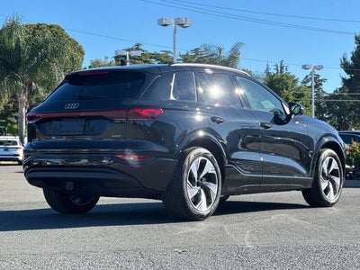2025 Audi Q6 e-tron Premium quattro