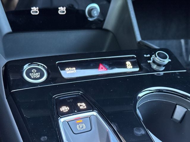 2027 Audi Q6 e-tron Premium quattro