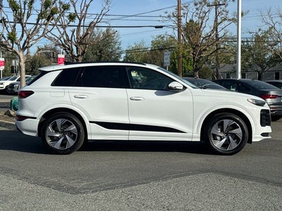 2025 Audi Q6 e-tron Premium Plus quattro