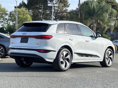 2025 Audi Q6 e-tron Premium Plus quattro