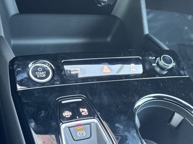 2025 Audi Q6 e-tron Premium Plus quattro