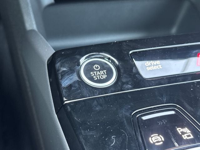 2025 Audi Q6 e-tron Premium Plus quattro