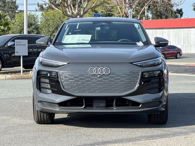 2025 Audi Q6 e-tron Premium Plus quattro