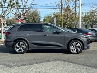 2025 Audi Q6 e-tron Premium Plus quattro