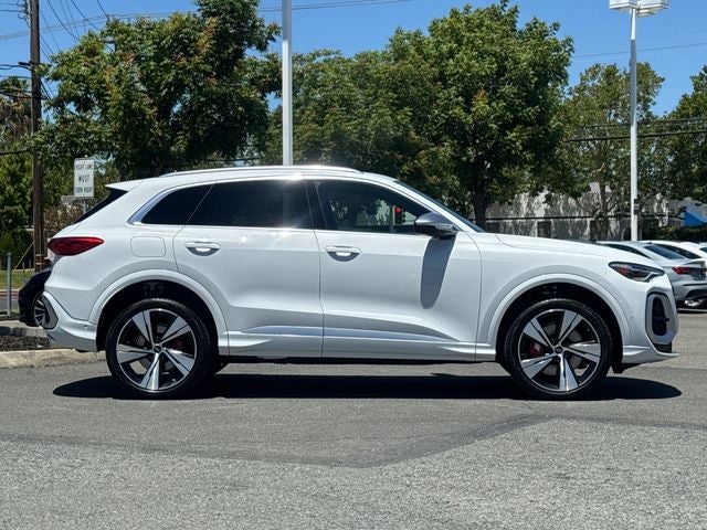 2026 Audi SQ5 Premium Plus quattro