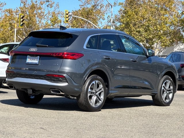 2026 Audi Q5 2.0T Premium Plus quattro