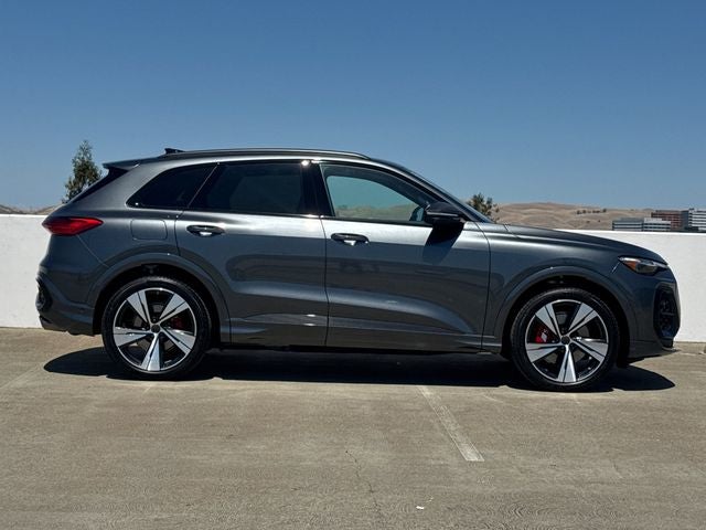 2026 Audi SQ5 Prestige quattro