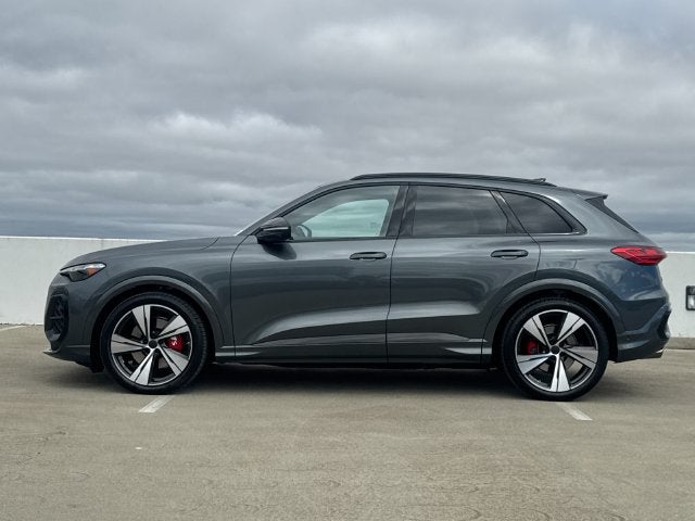 2026 Audi SQ5 Prestige quattro