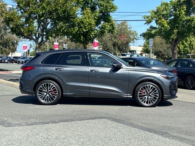 2026 Audi SQ5 Prestige quattro