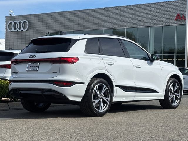 2027 Audi Q6 e-tron Premium quattro