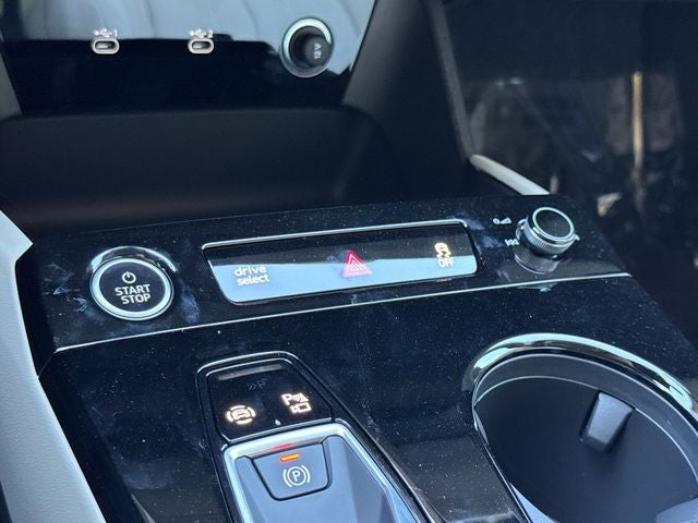 2027 Audi Q6 e-tron Premium Plus quattro