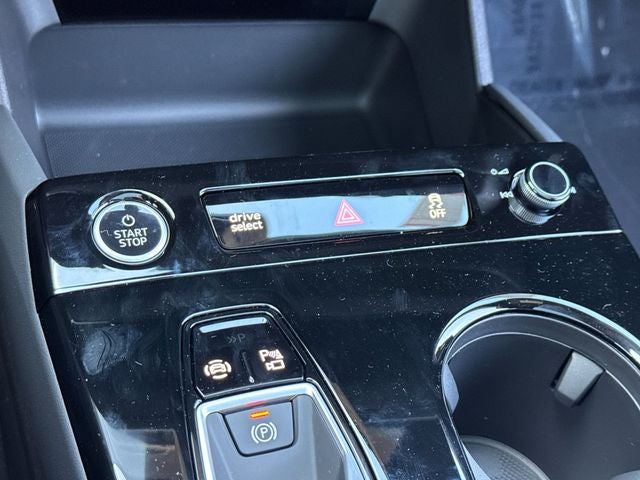 2027 Audi Q6 e-tron Premium Plus quattro