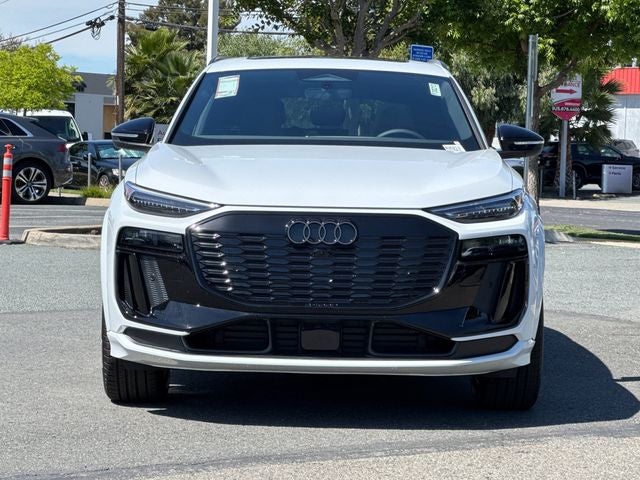 2027 Audi Q6 e-tron Premium Plus quattro