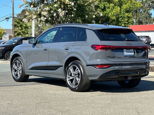 2027 Audi Q6 e-tron Premium Plus quattro