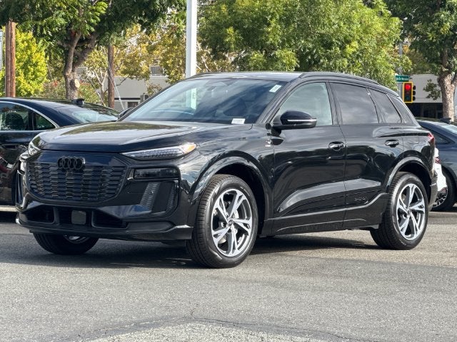 2027 Audi Q6 e-tron Premium Plus quattro