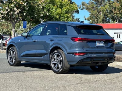 2027 Audi Q6 e-tron Premium Plus quattro