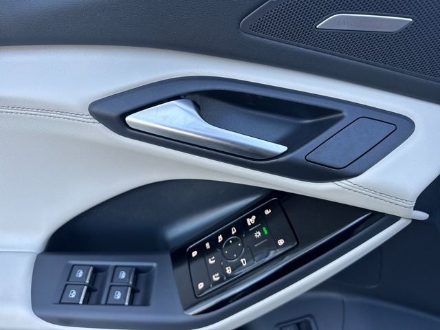 2027 Audi Q6 e-tron Prestige quattro
