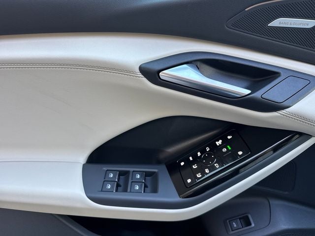 2027 Audi Q6 e-tron Prestige quattro