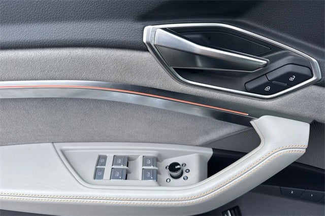 2024 Audi Q8 e-tron Prestige quattro