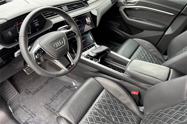 2024 Audi SQ8 e-tron Prestige quattro