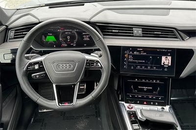 2024 Audi SQ8 e-tron Prestige quattro