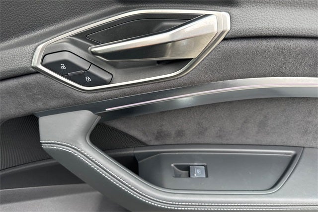 2024 Audi SQ8 e-tron Prestige quattro