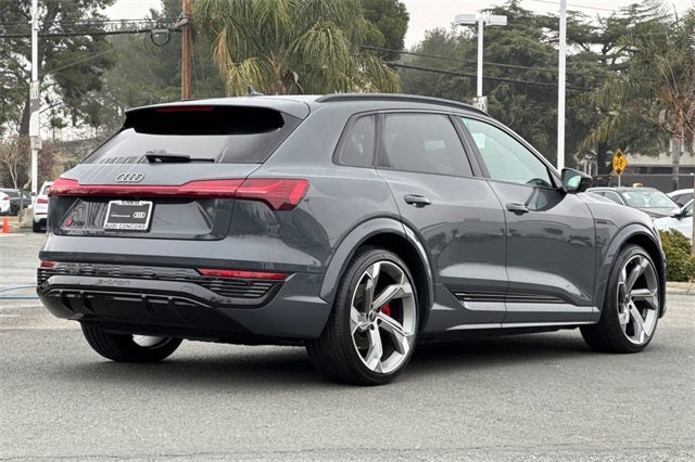 2024 Audi SQ8 e-tron Prestige quattro