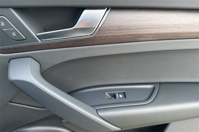 2023 Audi Q5 40 Premium quattro