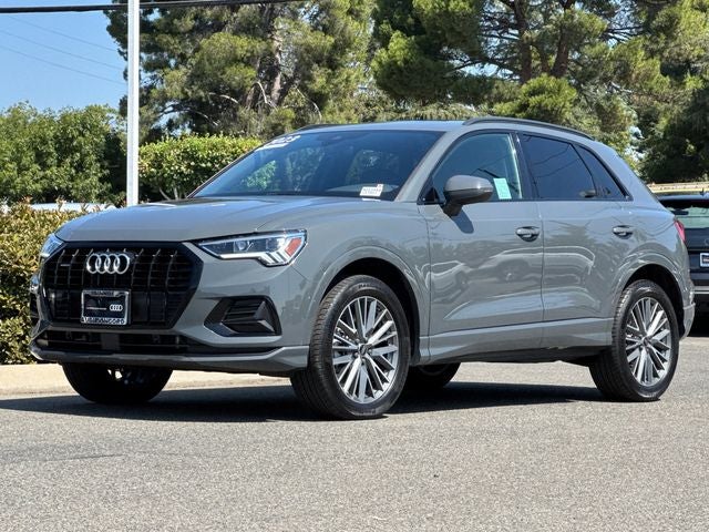 2023 Audi Q3 Premium quattro