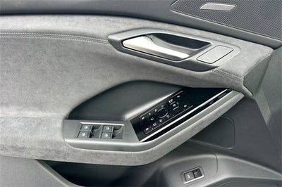 2025 Audi SQ6 e-tron Prestige quattro