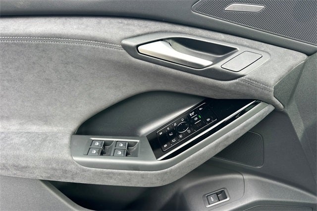 2025 Audi SQ6 e-tron Prestige quattro