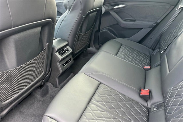 2025 Audi SQ6 e-tron Prestige quattro