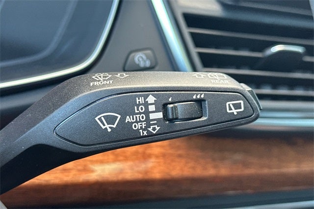 2023 Audi Q5 45 S line Premium quattro